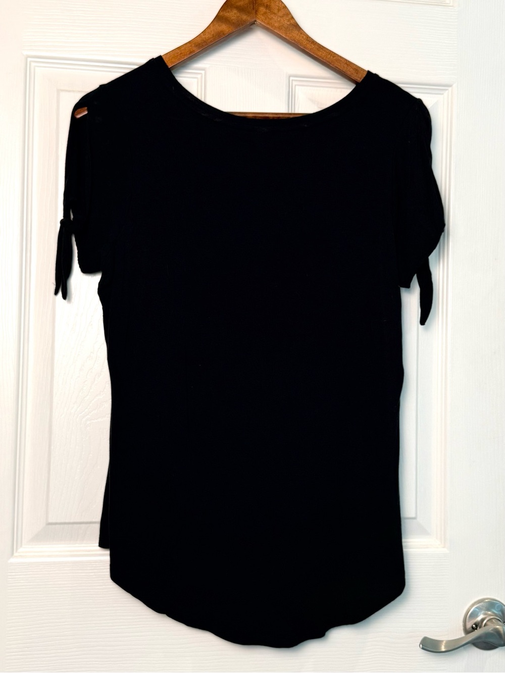 Old Navy Black Short-Sleeve Tie-Sleeve Top